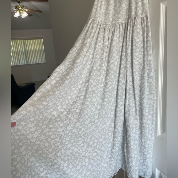 Rylee+Cru dress. Fits like a sm. Preg friendly. Heavier weight linen. Pockets! - Picture 2 of 5